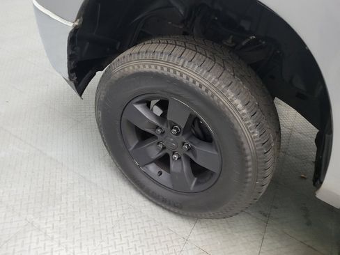 Used 2019 RAM 1500 Classic SLT RWD image 31