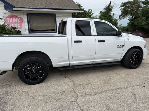Used 2017 RAM 1500 Express RWD image 5