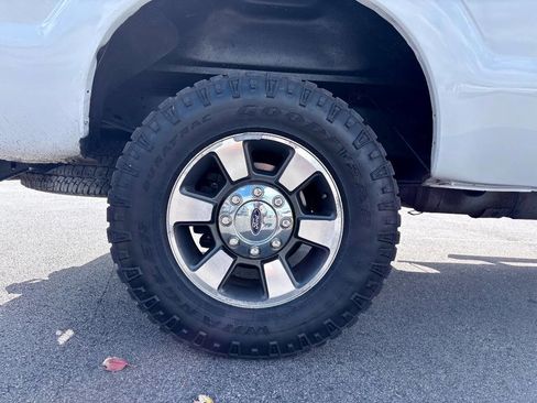 Used 2011 Ford F250 Lariat w/ Chrome Pkg image 35