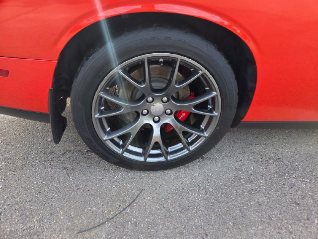 Used 2017 Dodge Challenger SRT RWD image 9