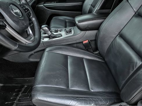 Used 2018 Jeep Grand Cherokee Limited AWD/4WD image 14