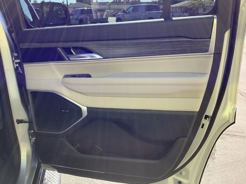 New 2023 Jeep Wagoneer Series III w/ Preferred Equipment Group image 42