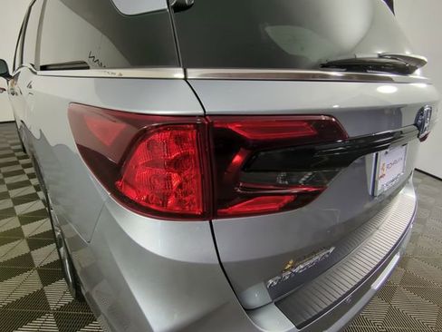 New 2026 Honda Odyssey Touring image 17