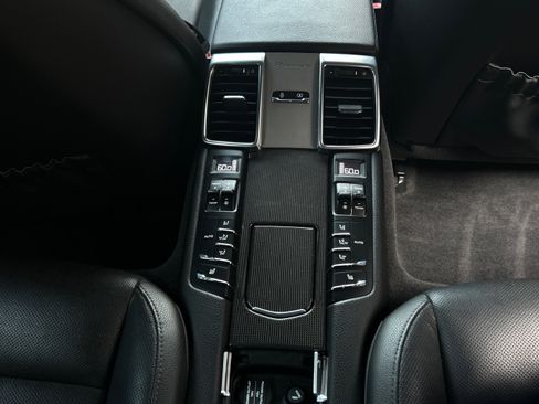 Used 2015 Porsche Panamera 4S image 19