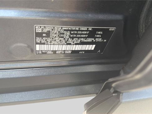 Used 2025 Toyota RAV4 XLE FWD image 24