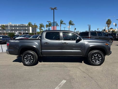 Used 2022 Toyota Tacoma TRD Off-Road image 41