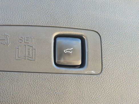 Used 2022 Lincoln Corsair FWD w/ Premium Package image 11