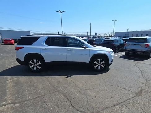 Used 2019 Chevrolet Traverse LT w/ LT Premium Package image 8