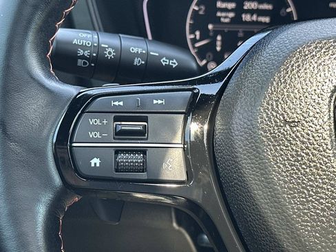 Used 2025 Honda Pilot TrailSport image 31