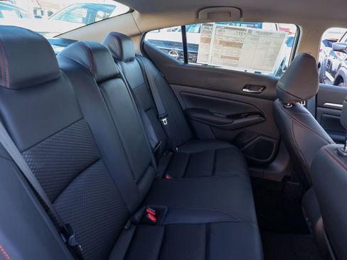 New 2025 Nissan Altima 2.5 SR image 17