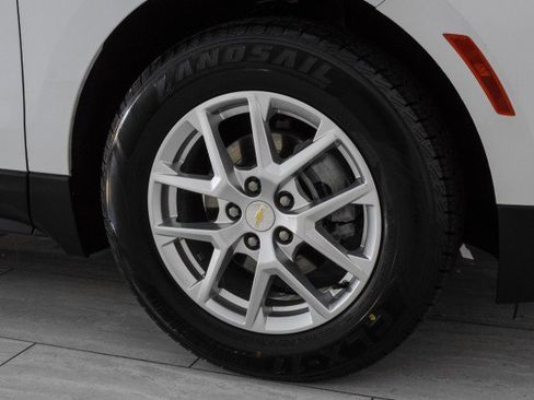 Used 2022 Chevrolet Equinox LT w/ Driver Convenience Package image 60