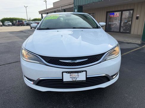 Used 2016 Chrysler 200 Limited w/ Anniversary Edition FWD image 5