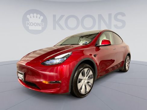 Used 2024 Tesla Model Y Long Range image 1