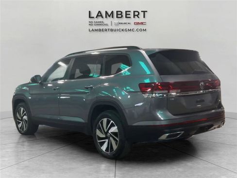 Used 2025 Volkswagen Atlas SE image 4