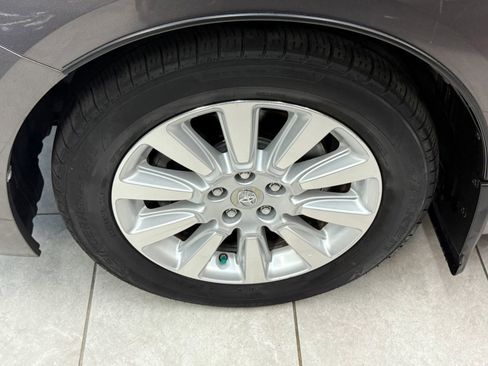 Used 2011 Toyota Sienna Limited image 40