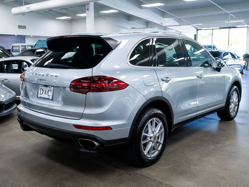 Used 2016 Porsche Cayenne AWD/4WD image 6