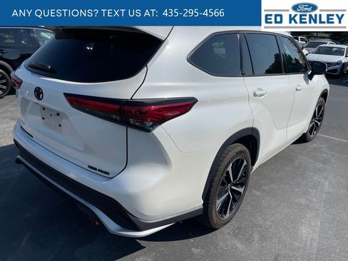 Used 2021 Toyota Highlander XSE AWD/4WD image 4