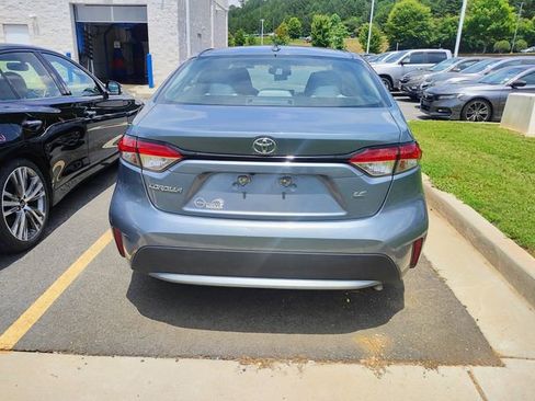 Used 2020 Toyota Corolla LE FWD image 2