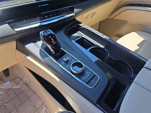 Used 2023 Cadillac Escalade Premium Luxury w/ Performance Package AWD/4WD image 30