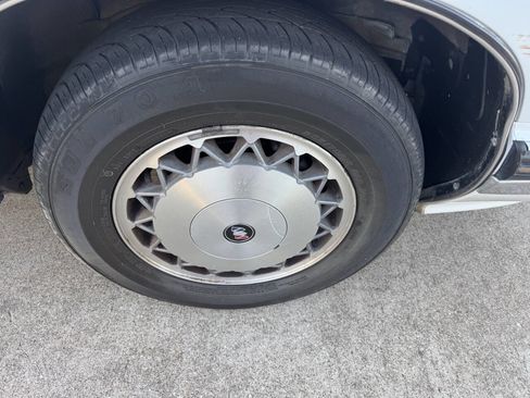 Used 1995 Buick Le Sabre Custom image 25