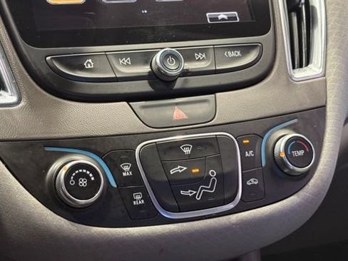 Used 2018 Chevrolet Malibu LT w/ Driver Confidence Package FWD image 37