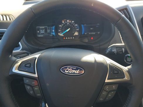 Used 2024 Ford Edge SEL w/ Convenience Package image 10