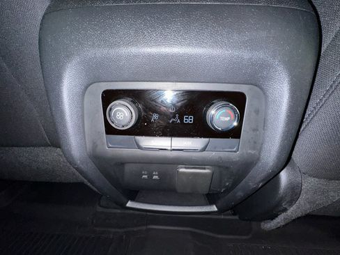 Used 2024 Chevrolet Traverse LT w/ LPO, Floor Liner Package FWD image 18
