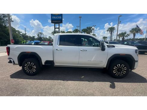 Used 2024 GMC Sierra 2500 Denali Ultimate AWD/4WD image 9