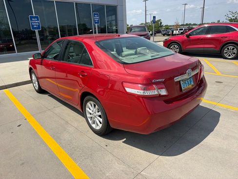 Used 2010 Toyota Camry XLE FWD image 6
