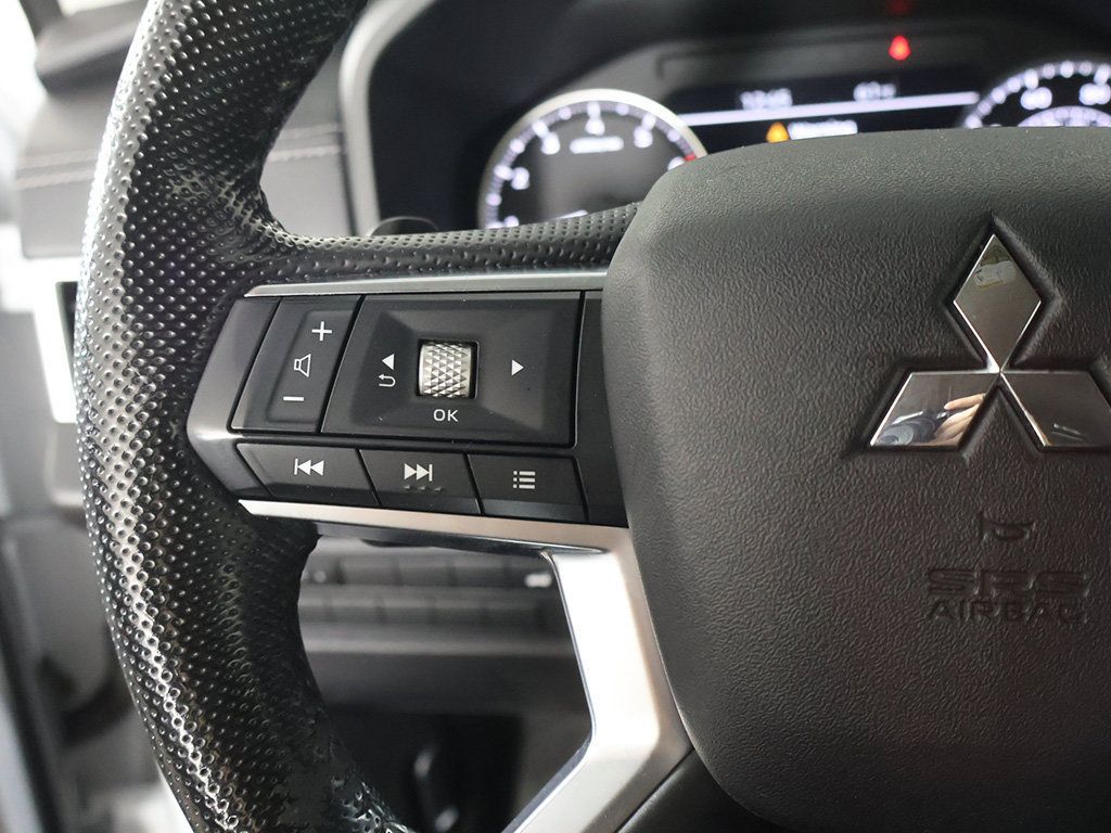 Used 2022 Mitsubishi Outlander SEL AWD/4WD image 39