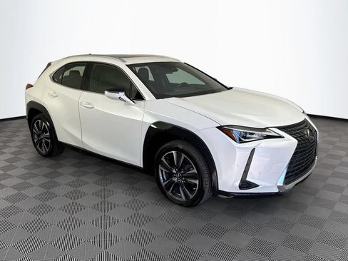 Used 2020 Lexus UX 200 w/ Accessory Package FWD image 4