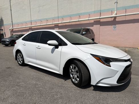 Used 2025 Toyota Corolla LE FWD image 7