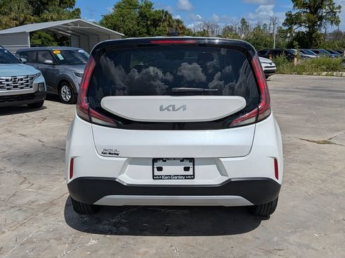 Certified 2025 Kia Soul LX w/ LX Technology Package FWD image 7
