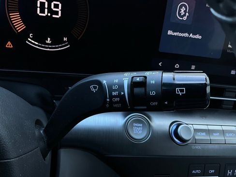 Used 2025 Hyundai Kona SEL image 38