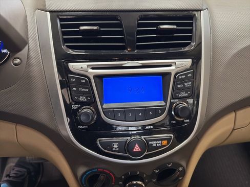 Used 2013 Hyundai Accent GLS w/ Premium Pkg image 16