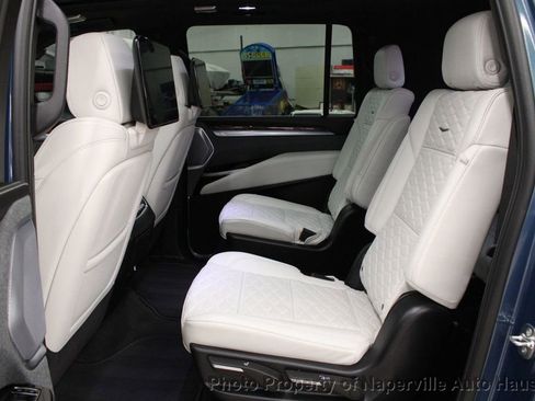 Used 2025 Cadillac Escalade ESV Sport Platinum w/ LPO, ONYX Package image 46