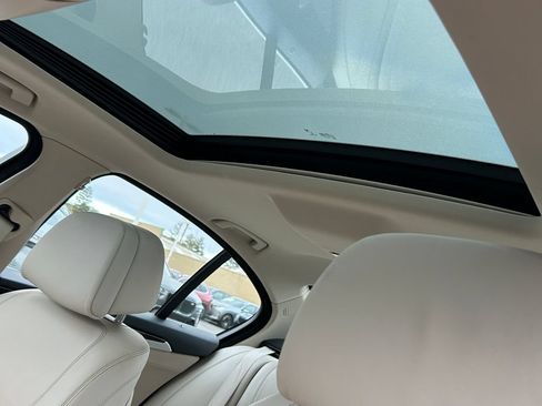 Used 2015 BMW 535i xDrive Sedan AWD/4WD image 16