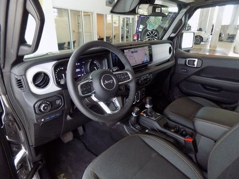 Certified 2025 Jeep Wrangler Unlimited Sahara AWD/4WD image 34