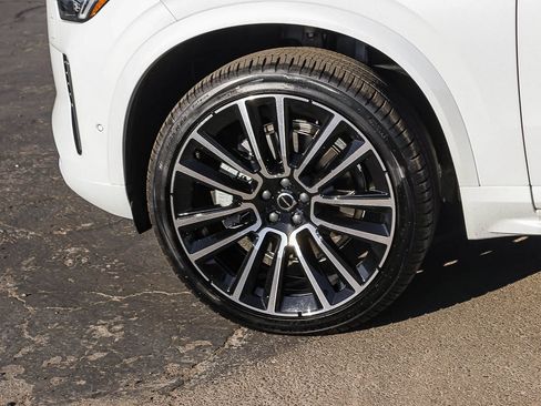 New 2026 Volvo XC90 B6 Plus w/ Protection Package Premier AWD/4WD image 9