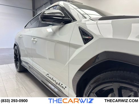 Used 2020 Lamborghini Urus image 43