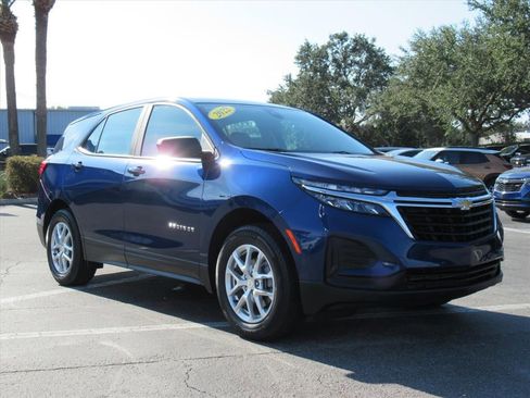 Used 2022 Chevrolet Equinox LS image 4