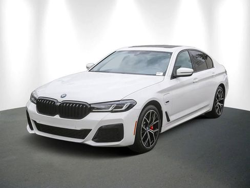 Certified 2023 BMW 530e w/ M Sport Package image 3
