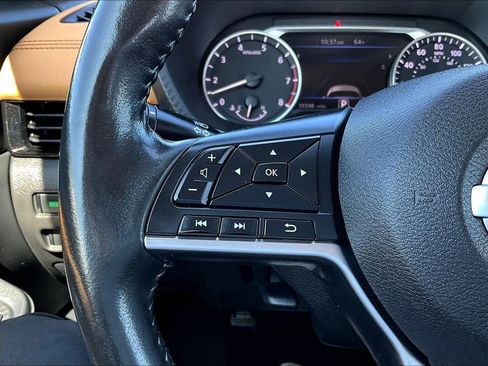 Used 2023 Nissan Sentra SV w/ SV Premium Package image 18