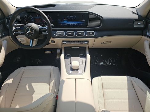 New 2026 Mercedes-Benz GLS 450 4MATIC image 9