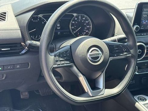 Certified 2023 Nissan Sentra SV FWD image 9