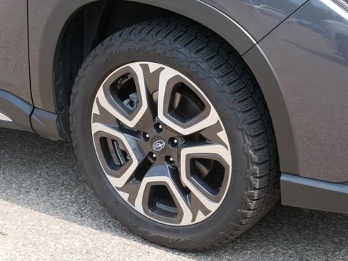 Used 2023 Subaru Ascent Touring AWD/4WD image 15