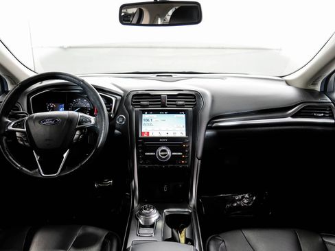 Used 2017 Ford Fusion Titanium FWD image 18