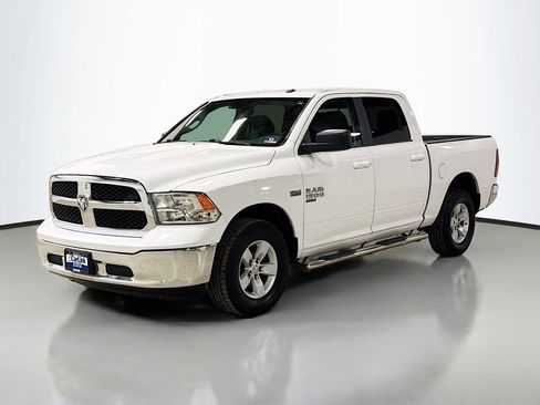 Used 2019 RAM 1500 Classic SLT image 3