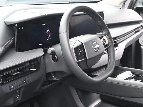 Used 2025 Nissan Murano SV image 15