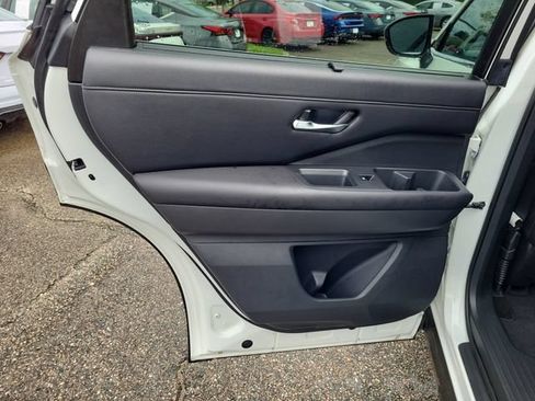 Used 2024 Nissan Pathfinder SL w/ Cargo Package FWD image 16